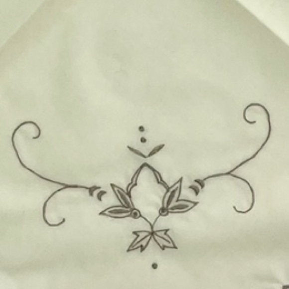 Set of 4 Vintage linen ecru and gray embroidered neutral dinner napkins - Picture 2 of 6